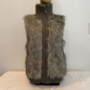Justice Faux fur Girls Vest Size 18 0165